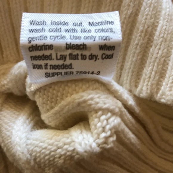 St. John’s Bay cable sweater size medium - Picture 5 of 5